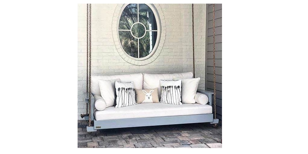 Make The Most Out of Your Porch with a Daybed Swing
